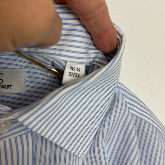 Cooper & Stewart Classic Light Blue Striped Button Down Shirt 16 1/2 neck 32” L - Picture 4 of 4